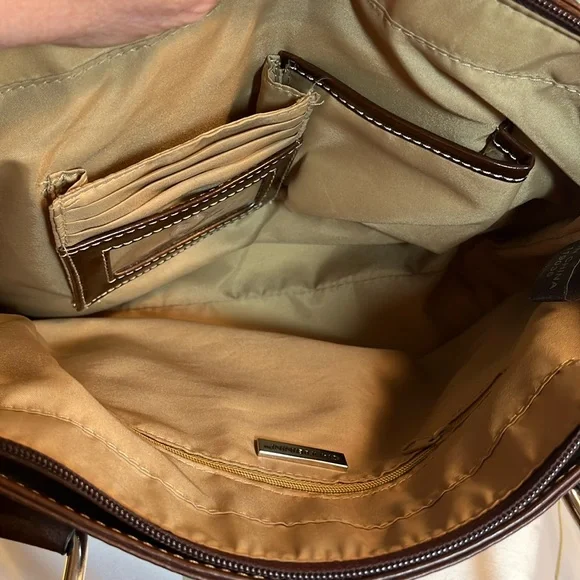 Giani Bernini Chocolate Brown Crossbody - Picture 4 of 8